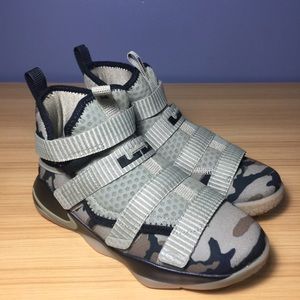 lebron soldier 11 flyease kids